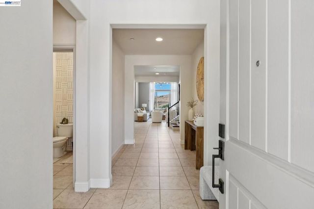 130 Benmore Dr, Hayward, CA 94542