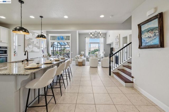 130 Benmore Dr, Hayward, CA 94542