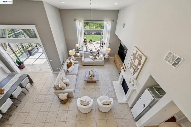 130 Benmore Dr, Hayward, CA 94542