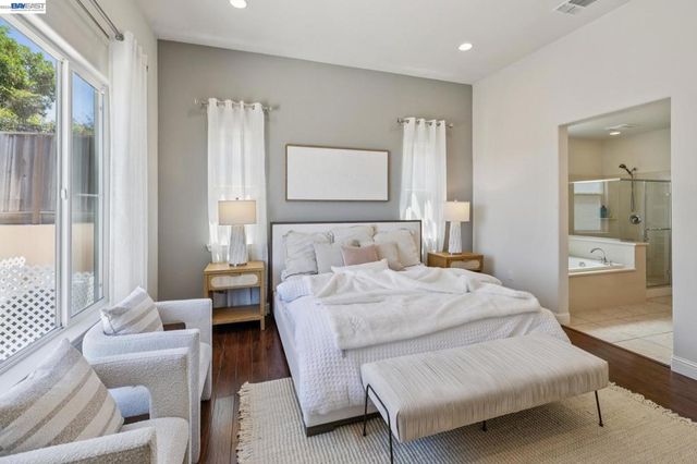 130 Benmore Dr, Hayward, CA 94542