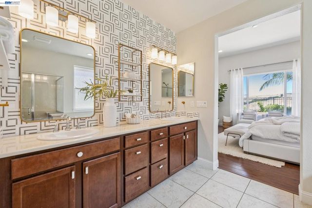 130 Benmore Dr, Hayward, CA 94542