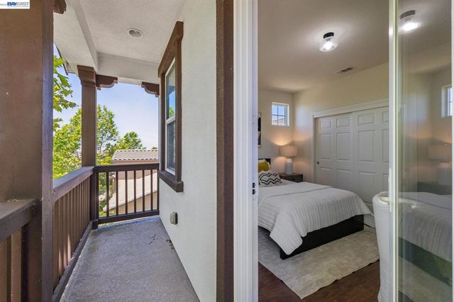 130 Benmore Dr, Hayward, CA 94542