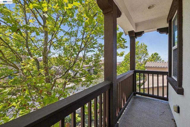 130 Benmore Dr, Hayward, CA 94542