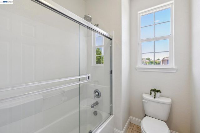 130 Benmore Dr, Hayward, CA 94542