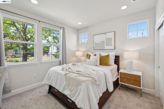 130 Benmore Dr, Hayward, CA 94542