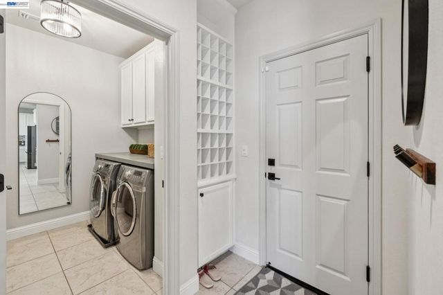 130 Benmore Dr, Hayward, CA 94542