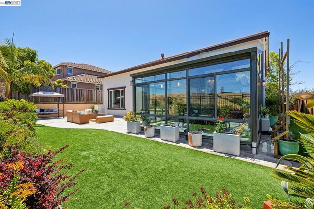 130 Benmore Dr, Hayward, CA 94542