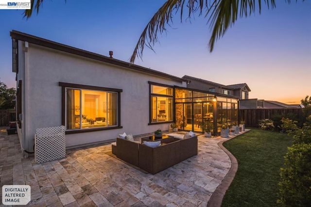 130 Benmore Dr, Hayward, CA 94542