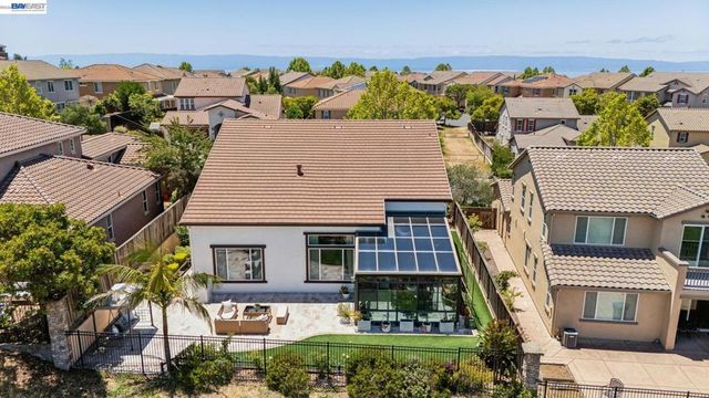 130 Benmore Dr, Hayward, CA 94542