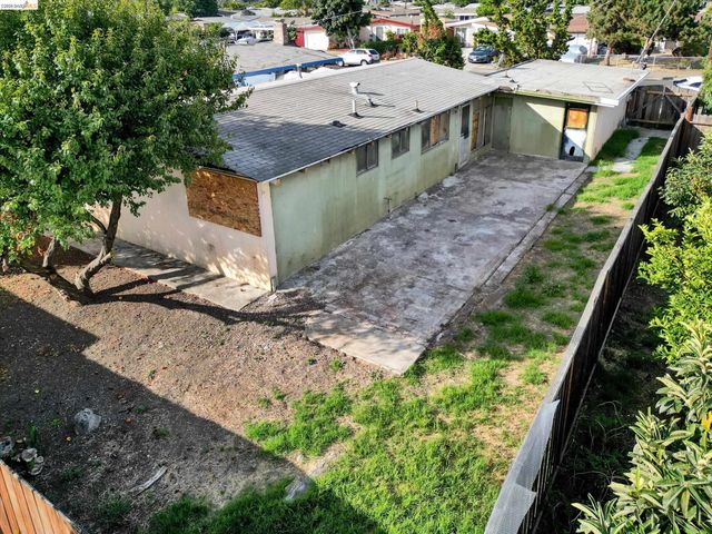 27758 La Porte Ave, Hayward, CA 94545