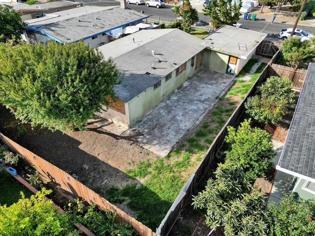 27758 La Porte Ave, Hayward, CA 94545