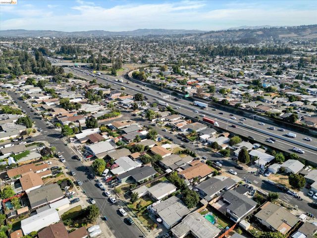 27758 La Porte Ave, Hayward, CA 94545