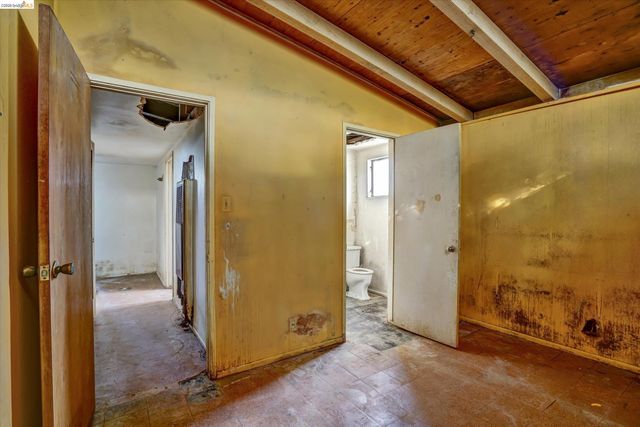 27758 La Porte Ave, Hayward, CA 94545