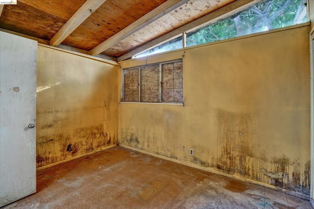 27758 La Porte Ave, Hayward, CA 94545