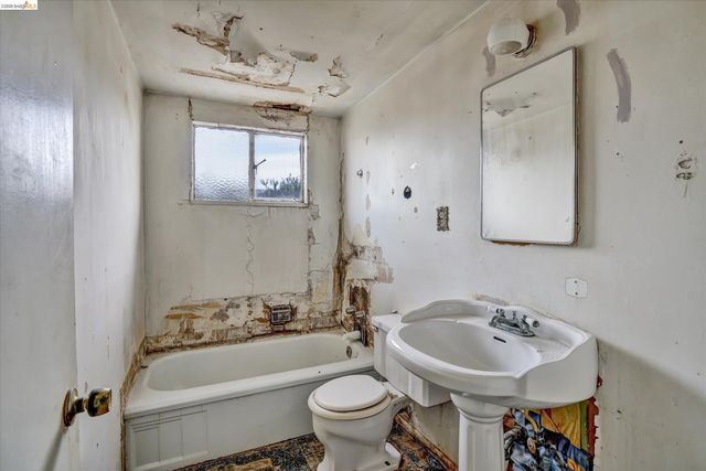 27758 La Porte Ave, Hayward, CA 94545