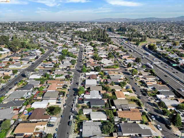 27758 La Porte Ave, Hayward, CA 94545