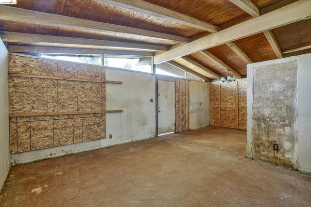 27758 La Porte Ave, Hayward, CA 94545