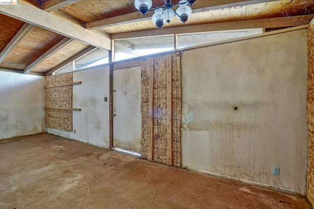 27758 La Porte Ave, Hayward, CA 94545