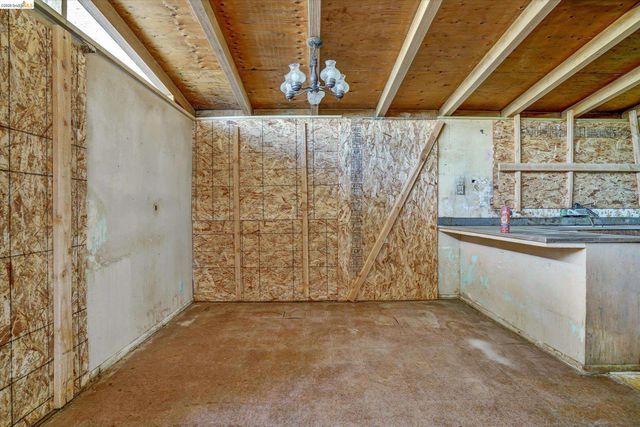 27758 La Porte Ave, Hayward, CA 94545