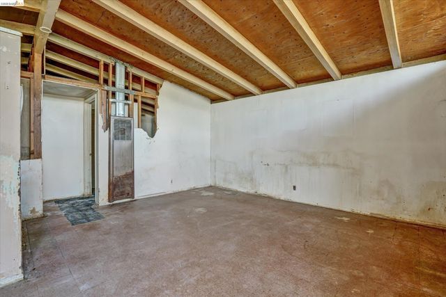 27758 La Porte Ave, Hayward, CA 94545