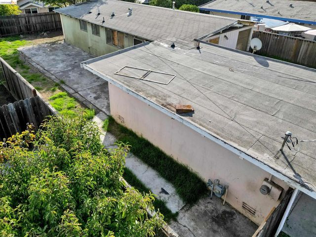 27758 La Porte Ave, Hayward, CA 94545