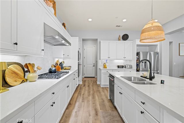 20825 Red Sky Ct, Saugus, CA 91350