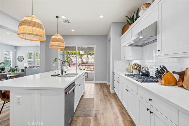 20825 Red Sky Ct, Saugus, CA 91350