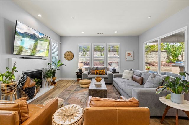 20825 Red Sky Ct, Saugus, CA 91350