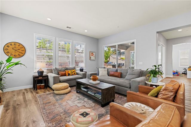 20825 Red Sky Ct, Saugus, CA 91350