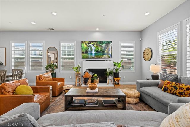 20825 Red Sky Ct, Saugus, CA 91350