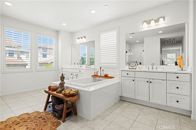 20825 Red Sky Ct, Saugus, CA 91350