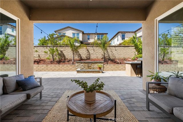 20825 Red Sky Ct, Saugus, CA 91350