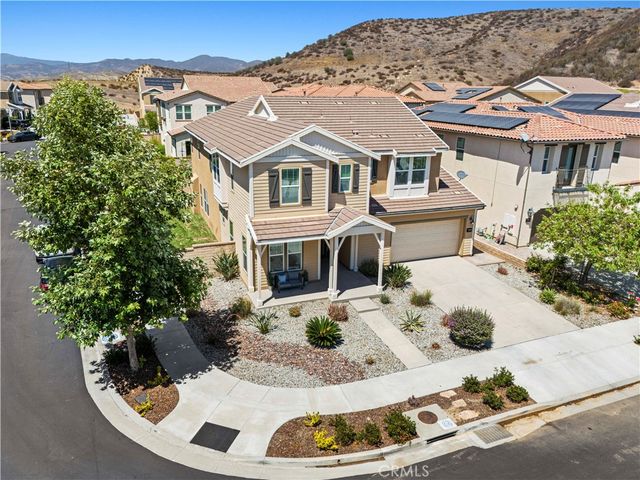 20825 Red Sky Ct, Saugus, CA 91350