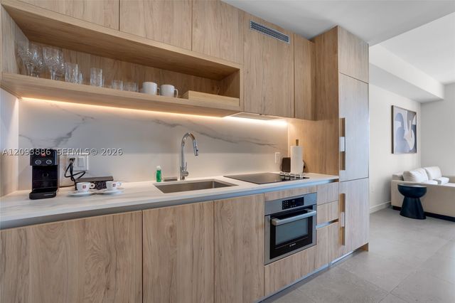 11 NE 6th St 2310, Miami, FL 33132