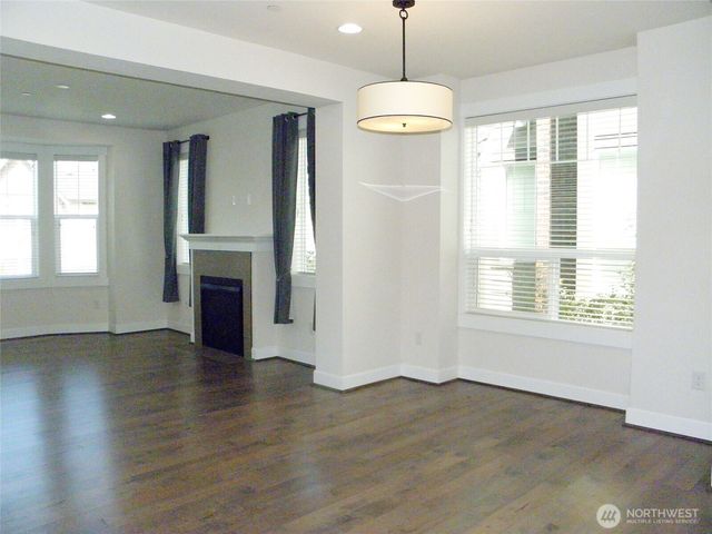 1356 Greenwich Walk NE, Issaquah, WA 98029