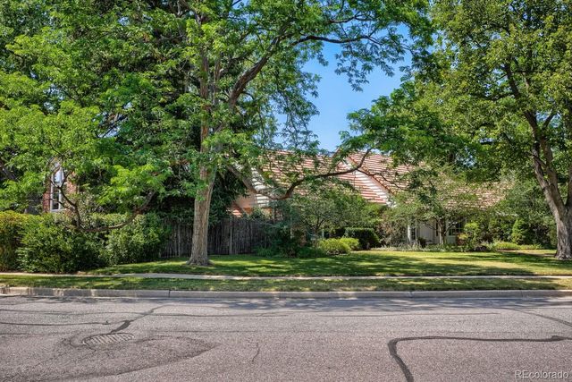 5522 W Lakeridge Road, Lakewood, CO 80227
