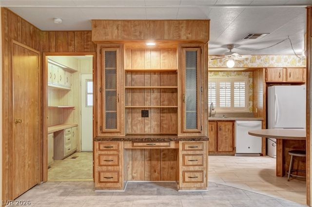 5128 Royal Avenue, Las Vegas, NV 89103