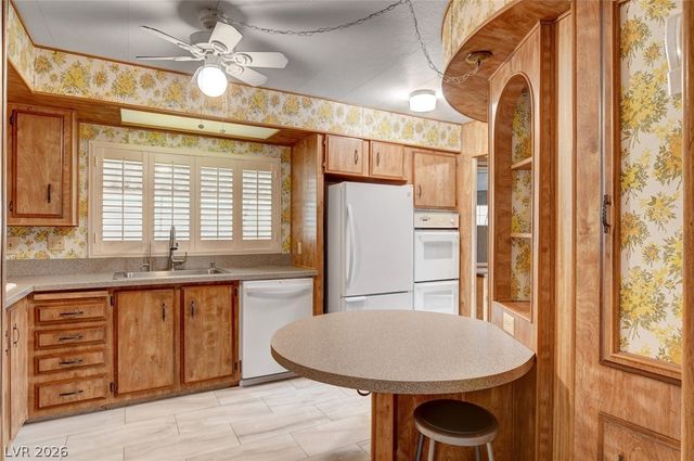 5128 Royal Avenue, Las Vegas, NV 89103