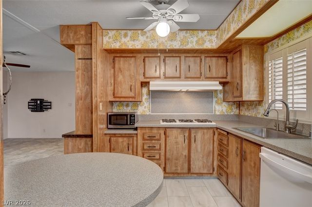 5128 Royal Avenue, Las Vegas, NV 89103