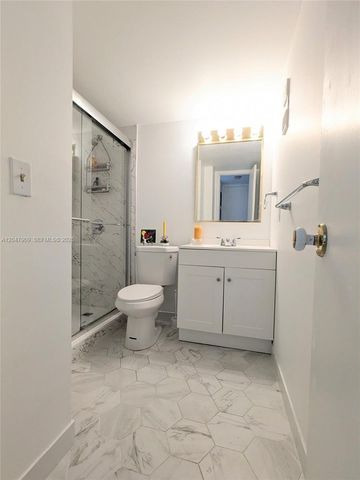 9140 Fontainebleau Boulevard 504, Miami, FL 33172