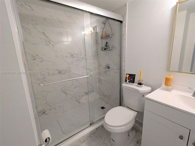 9140 Fontainebleau Boulevard 504, Miami, FL 33172