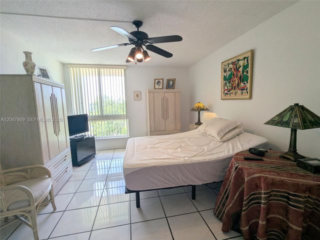 9140 Fontainebleau Boulevard 504, Miami, FL 33172