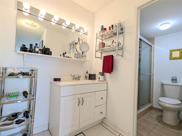 9140 Fontainebleau Boulevard 504, Miami, FL 33172