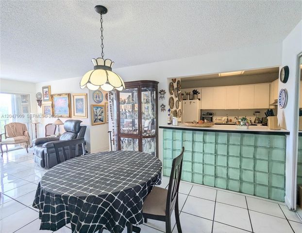 9140 Fontainebleau Boulevard 504, Miami, FL 33172