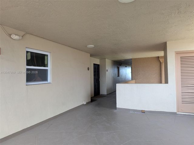 9140 Fontainebleau Boulevard 504, Miami, FL 33172