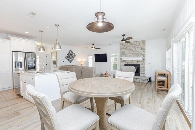 7433 N Tichigan ROAD, Waterford, WI 53185