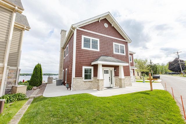 7433 N Tichigan ROAD, Waterford, WI 53185