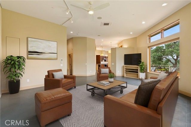 8140 Castenada Lane, Atascadero, CA 93422