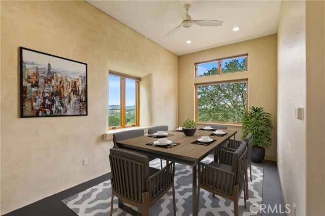 8140 Castenada Lane, Atascadero, CA 93422