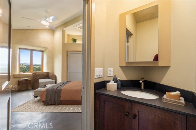 8140 Castenada Lane, Atascadero, CA 93422